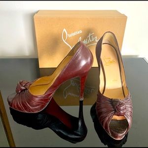 AUTHENTIC Christian Louboutin Lady Gres Nappa  83